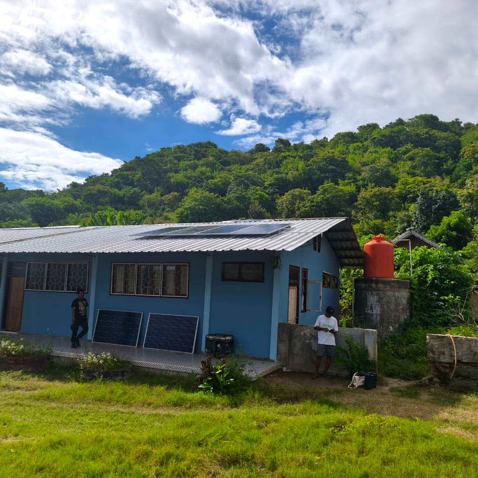 solar-panels-gili-asahan.jpg